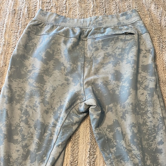 Lululemon Men’s Pants - Picture 5 of 5